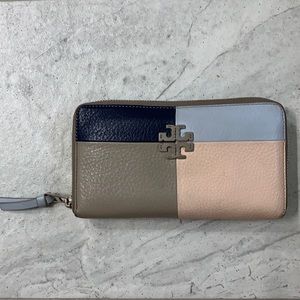Tory Burch zipper wallet